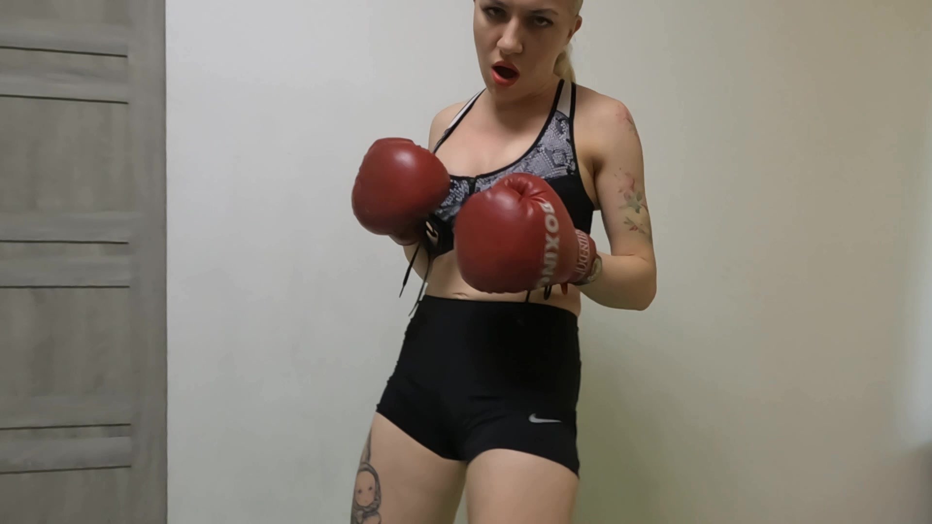 Shiny-leather-heaven-Katya-boxing-and-defeated-POV.mp4.0248